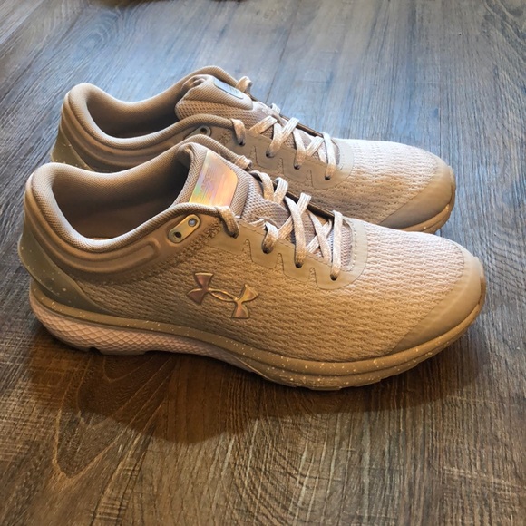 Under armor running shoes - Picture 1 of 5